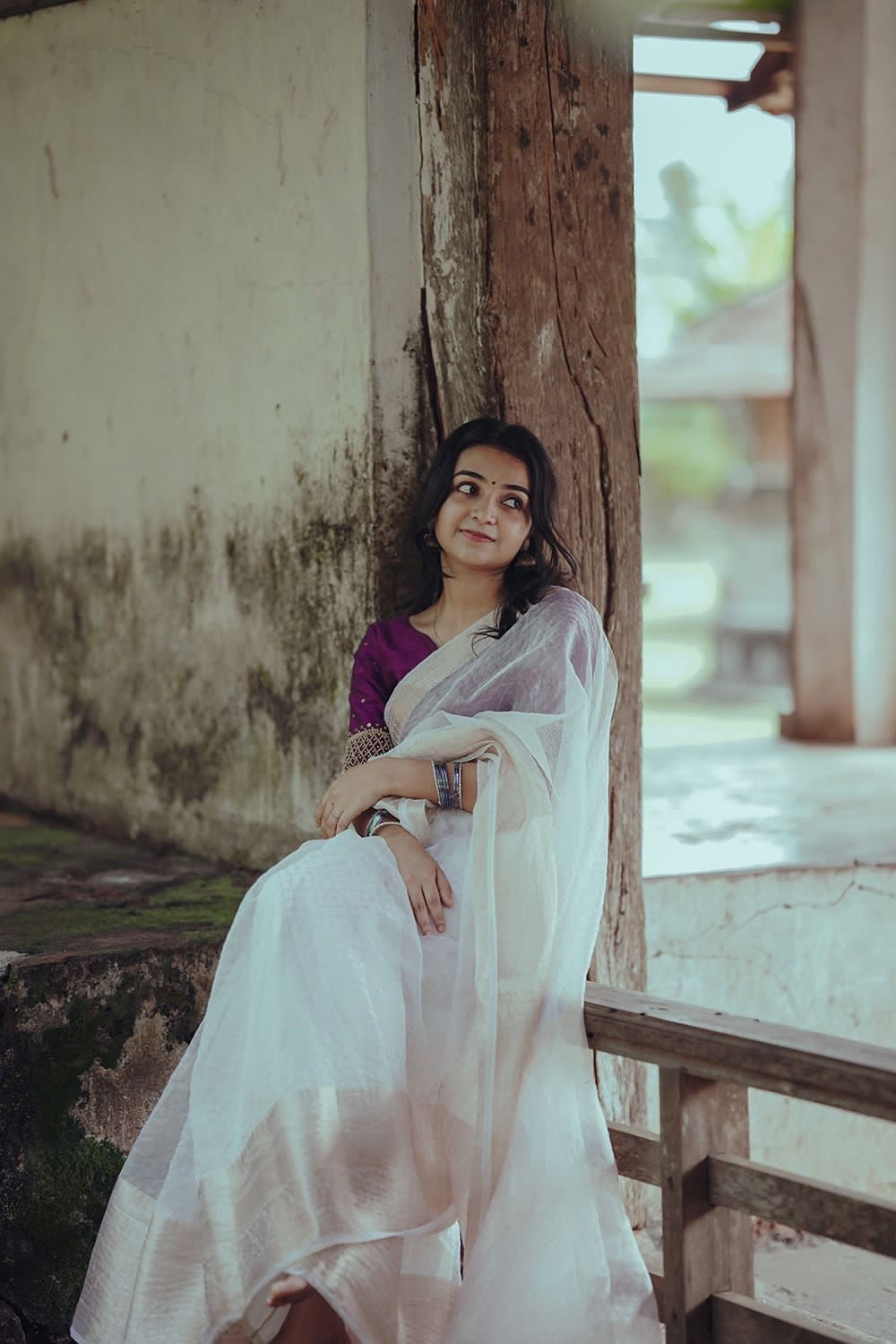 Niharika White Organza Chex saree