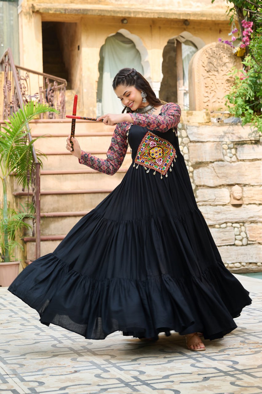 Kutchi Gamthi Embroidered Work Gown
