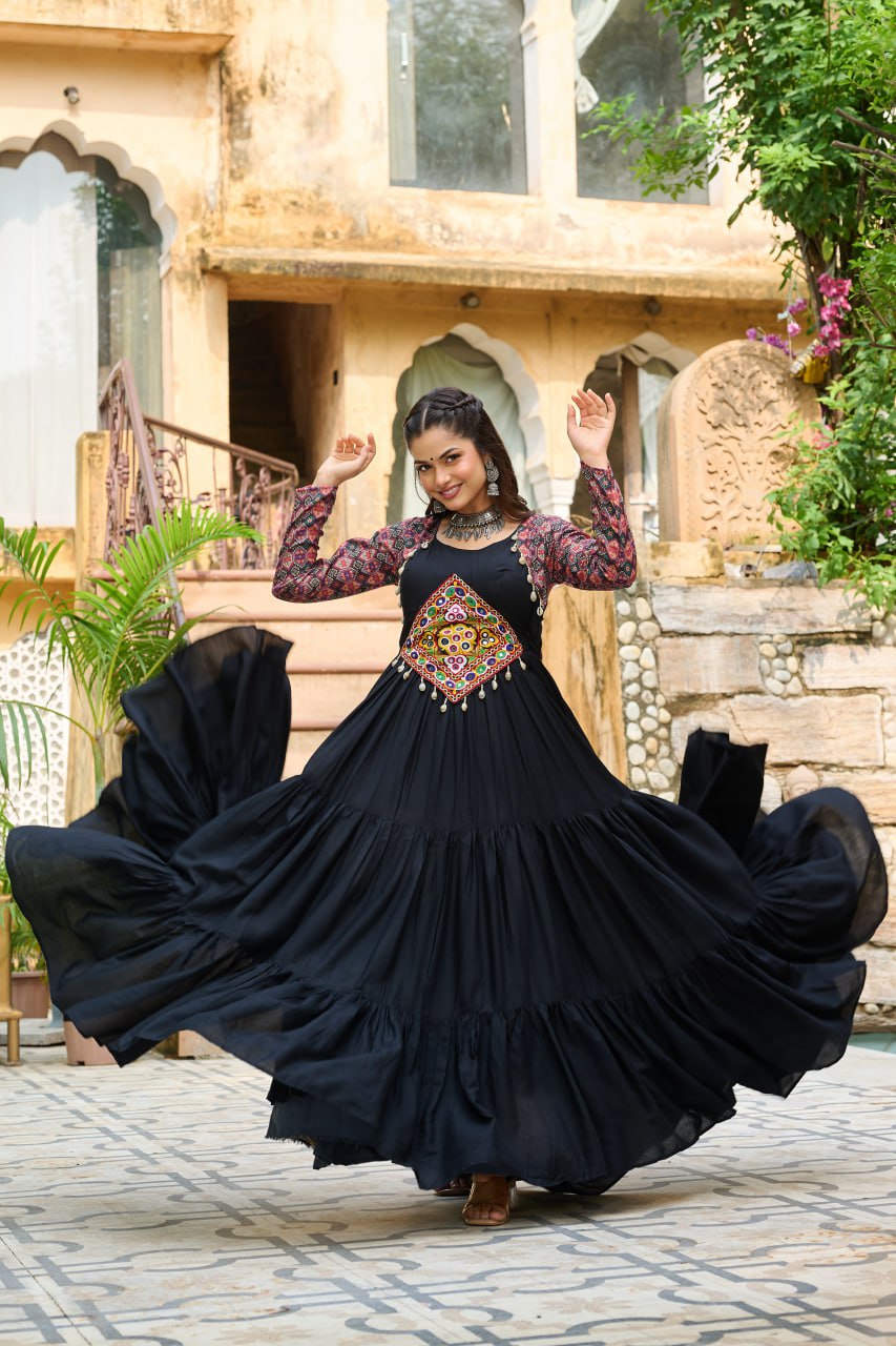 Kutchi Gamthi Embroidered Work Gown