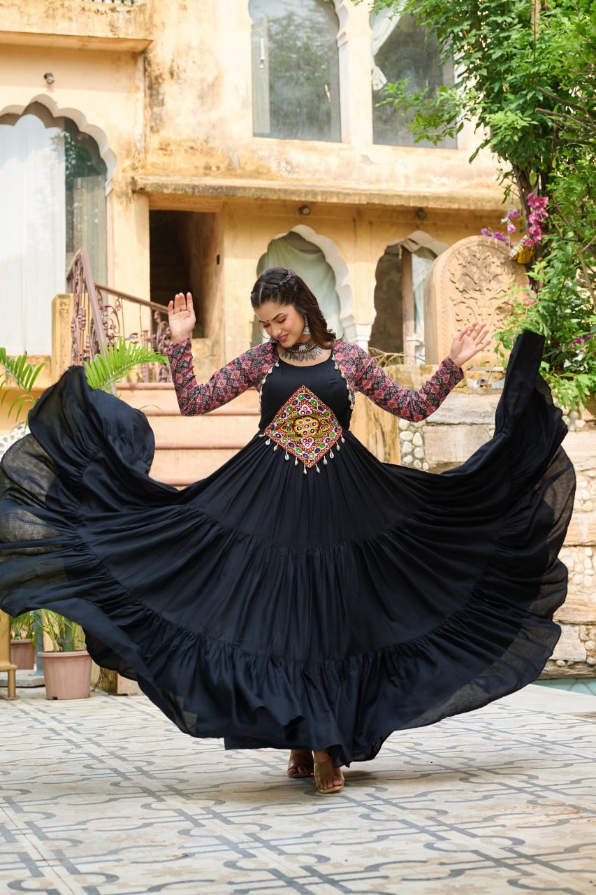 Kutchi Gamthi Embroidered Work Gown