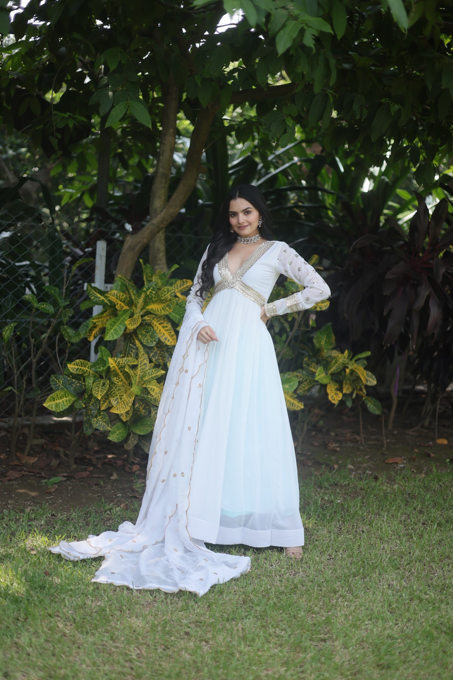 Alia Cut Gown With Sequins Zari Work