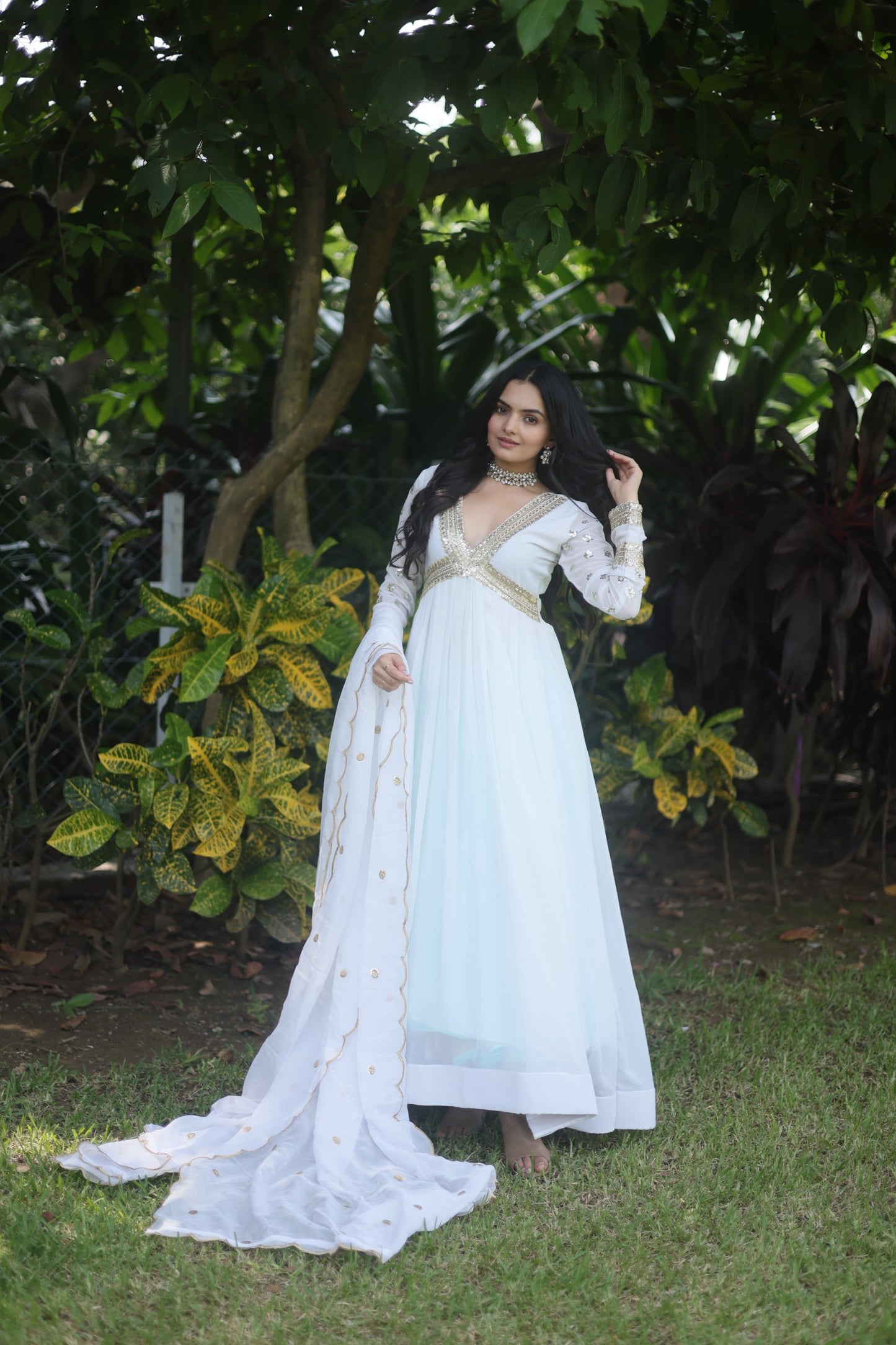 Alia Cut Gown With Sequins Zari Work