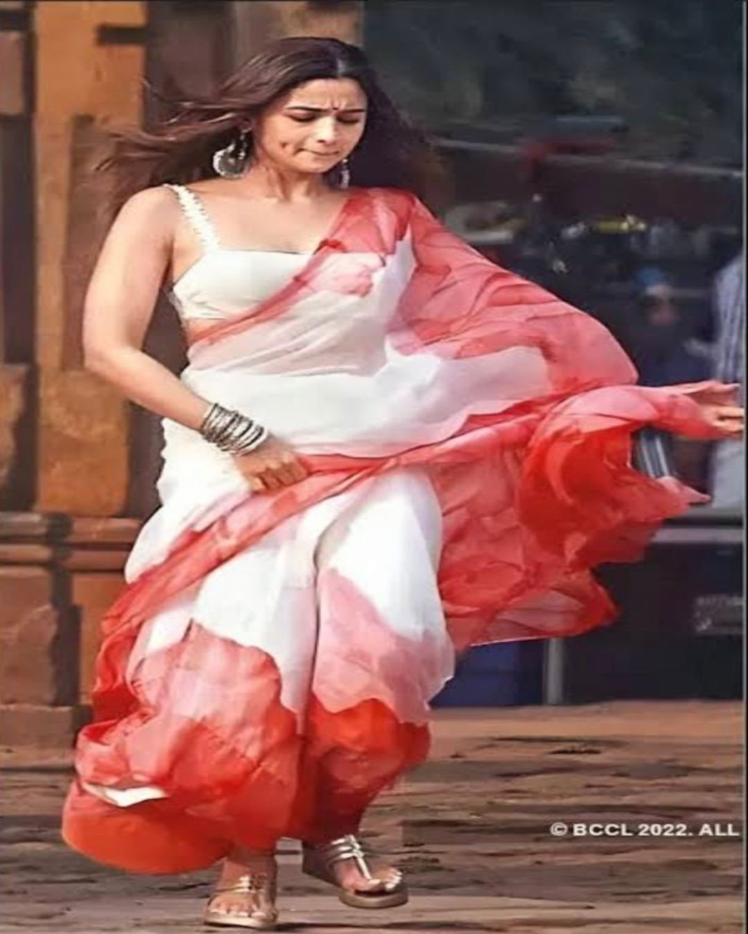 Alia Bhatt white-red saree